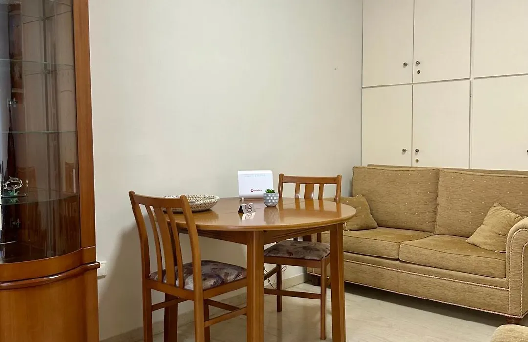 Mamour Apartments, Near Tram & 8' To Beach, Queen Bed Comfort-1
